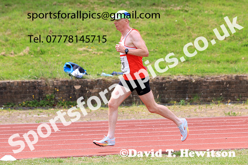 1500 metres, 2025 NEMAA Track and Field, Monkton. Photo: David T. Hewitson/Sports for All Pics
